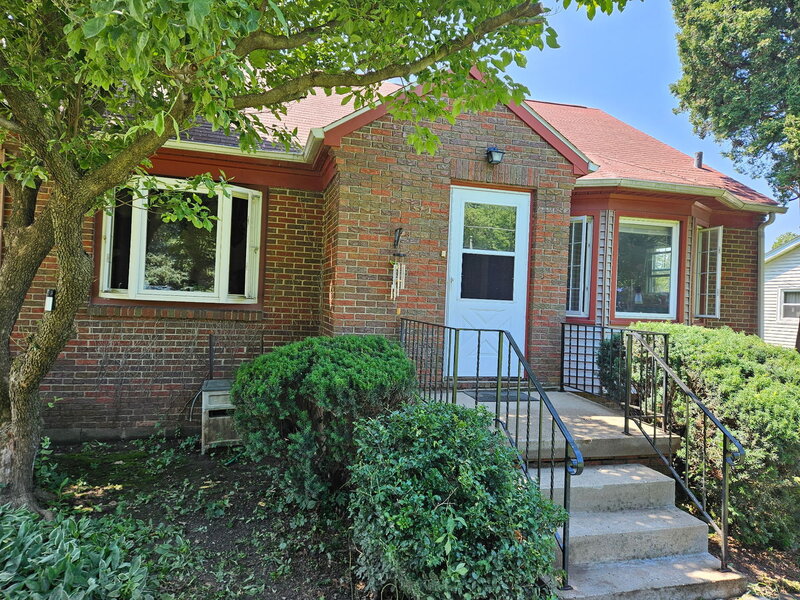1517 W Kimberly Road Davenport IA 52806