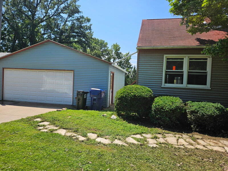 1517 W Kimberly Road Davenport IA 52806