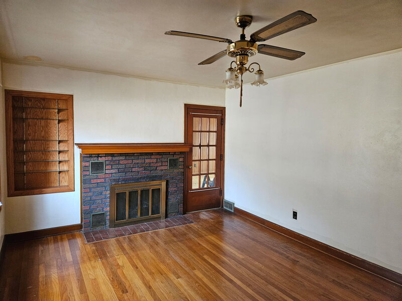1517 W Kimberly Road Davenport IA 52806