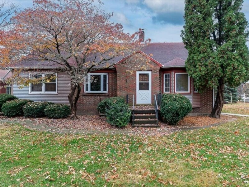 1517 W Kimberly Road Davenport IA 52806