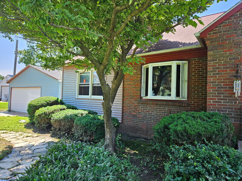 1517 W Kimberly Road Davenport IA 52806