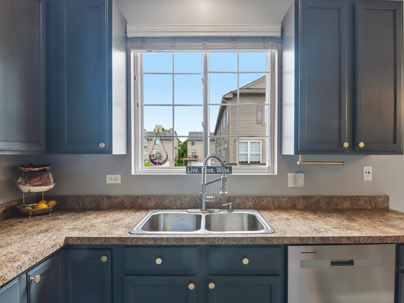 105 Station Park Circle Grayslake IL 60030