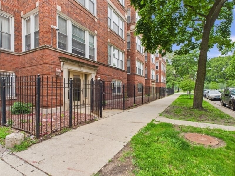 1729 E 67th Street Chicago IL 60649