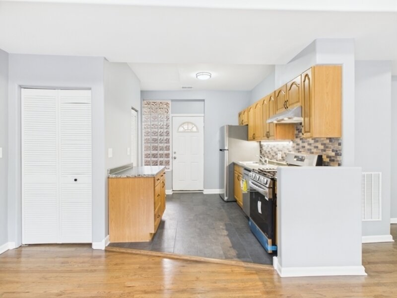 1729 E 67th Street Chicago IL 60649