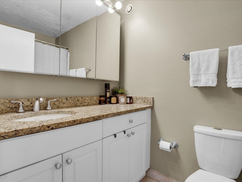 10 E Ontario Street Chicago IL 60611