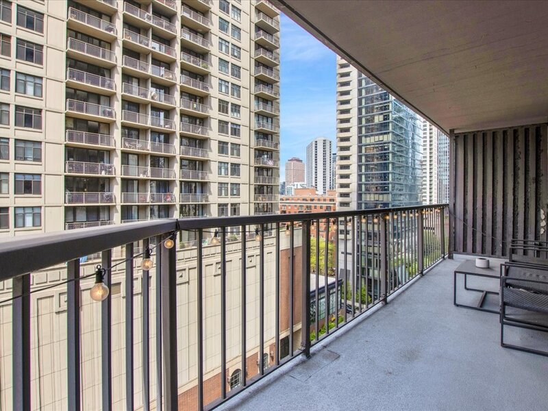 10 E Ontario Street Chicago IL 60611