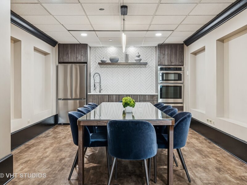 10 E Ontario Street Chicago IL 60611