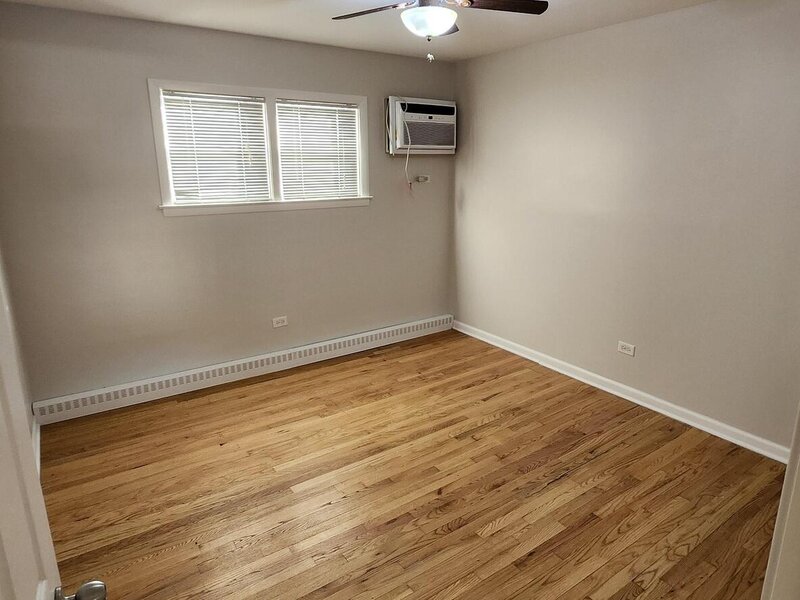 1113 Holiday Lane Des Plaines IL 60016