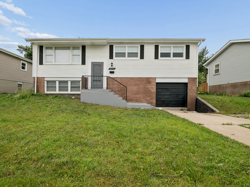 8836 Oakwood Drive Hickory Hills IL 60457