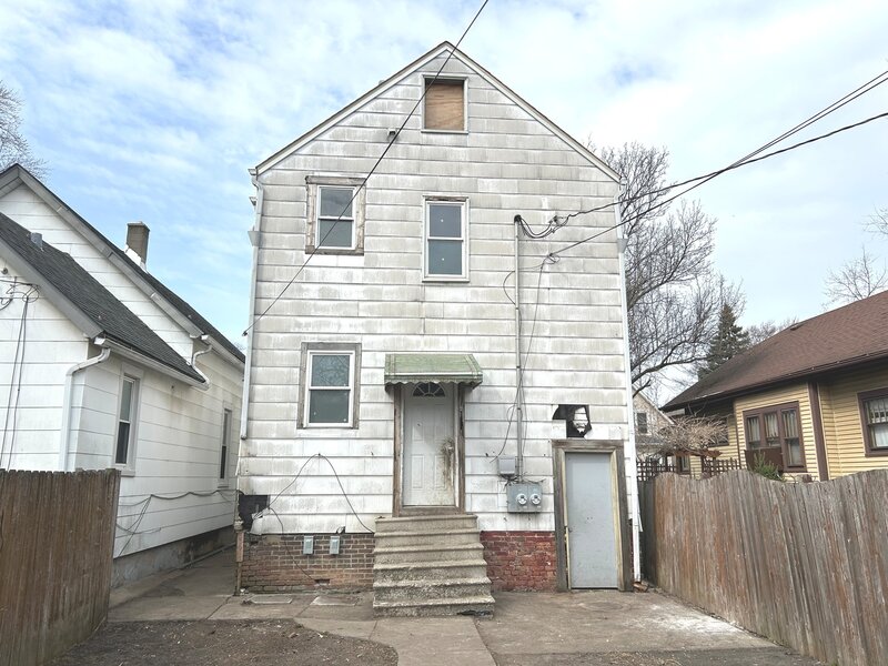 12557 Ann Street Blue Island IL 60406