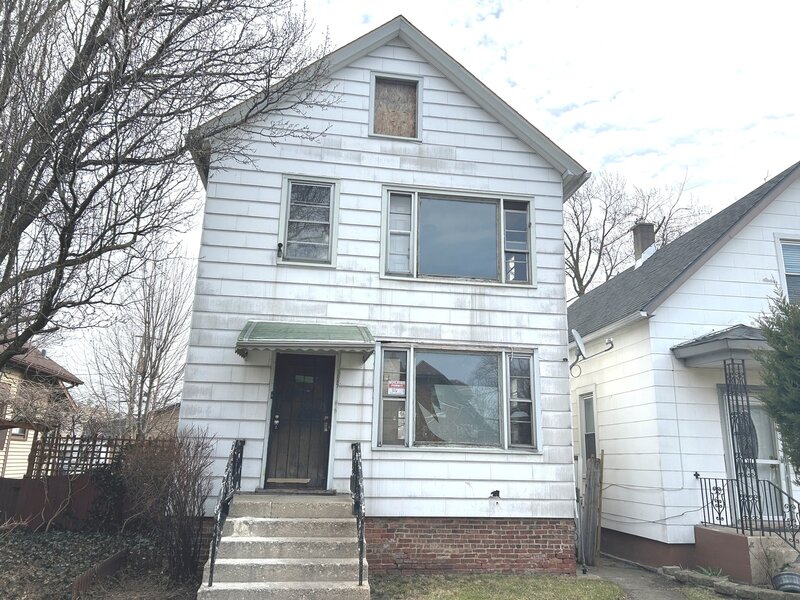 12557 Ann Street Blue Island IL 60406