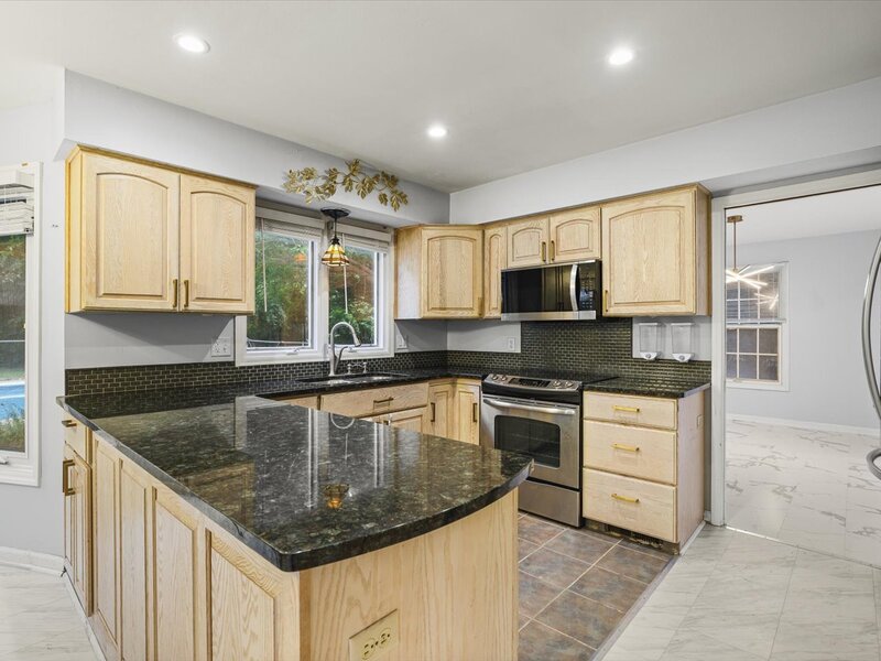 1718 Jacoby Place Rockford IL 61107