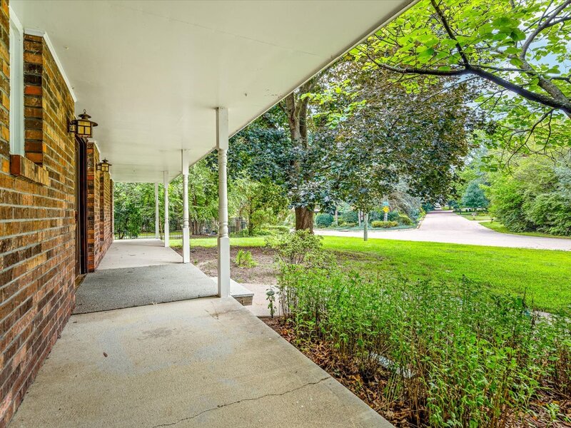 1718 Jacoby Place Rockford IL 61107