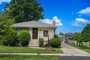 Photo of 9020 Nashville Avenue Oak Lawn IL 60453
