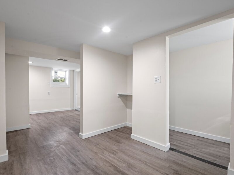 15661 State Street South Holland IL 60473