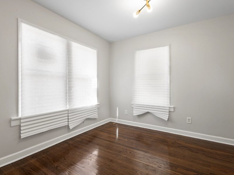 15661 State Street South Holland IL 60473