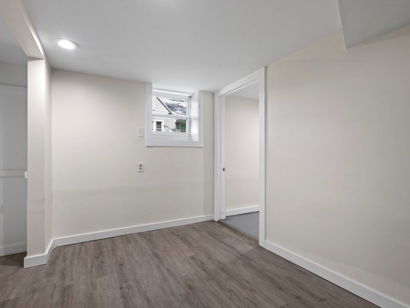 15661 State Street South Holland IL 60473