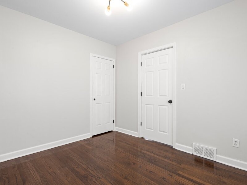 15661 State Street South Holland IL 60473