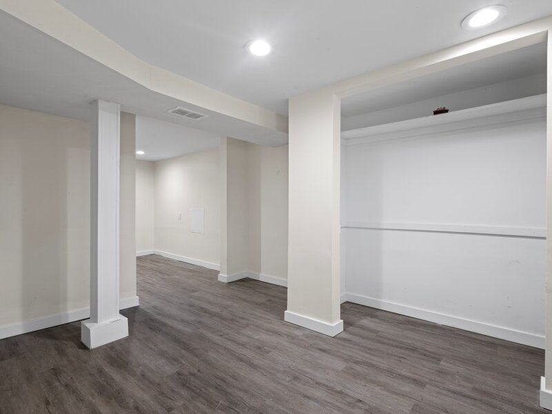 15661 State Street South Holland IL 60473