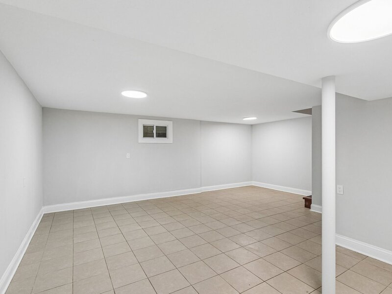 852 Colonial Drive Wheeling IL 60090