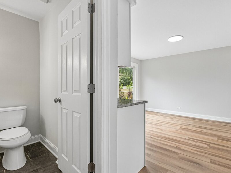 852 Colonial Drive Wheeling IL 60090