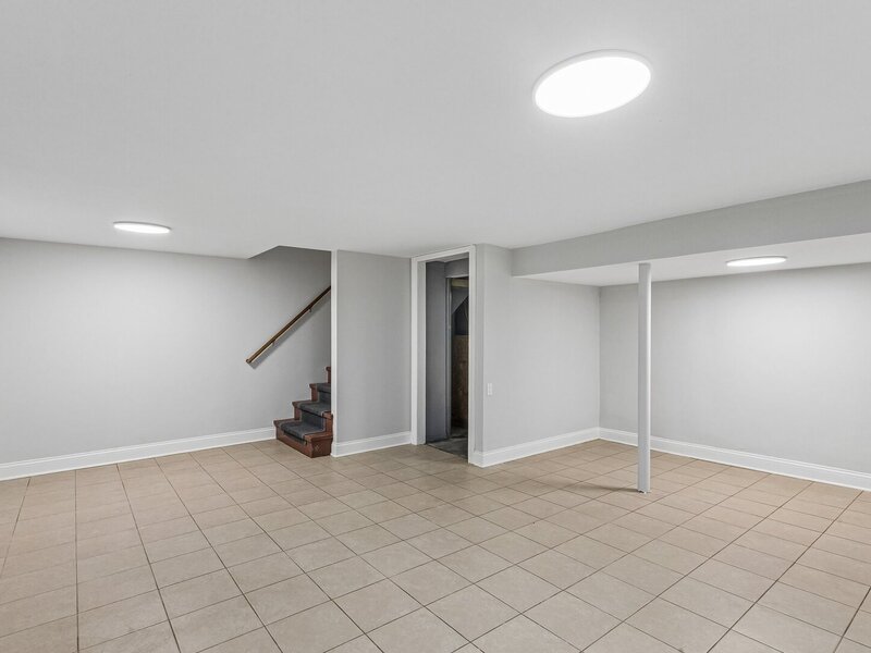 852 Colonial Drive Wheeling IL 60090