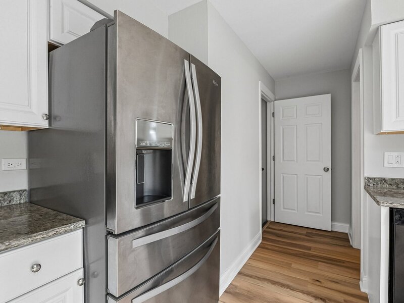 852 Colonial Drive Wheeling IL 60090
