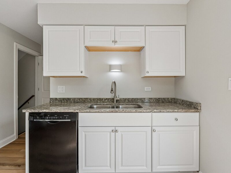 852 Colonial Drive Wheeling IL 60090