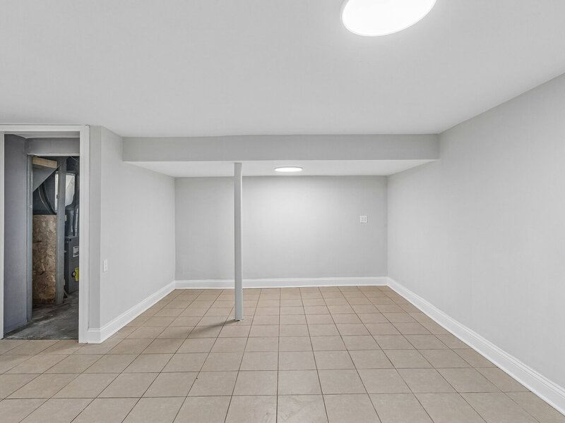 852 Colonial Drive Wheeling IL 60090