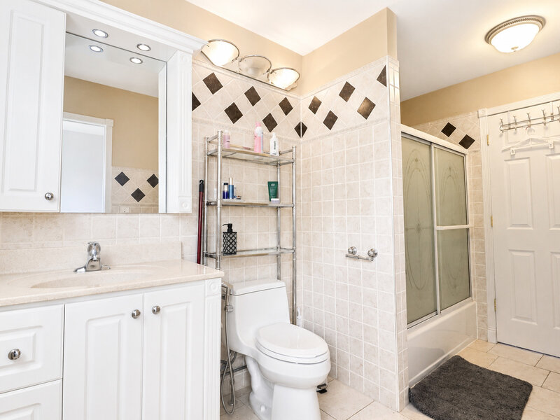 1348 Inverness Drive Elgin IL 60120
