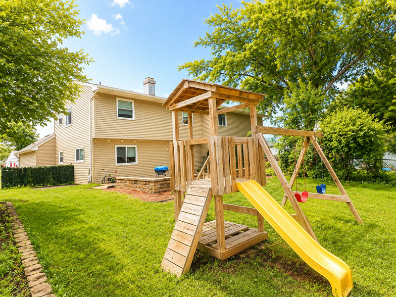 1348 Inverness Drive Elgin IL 60120