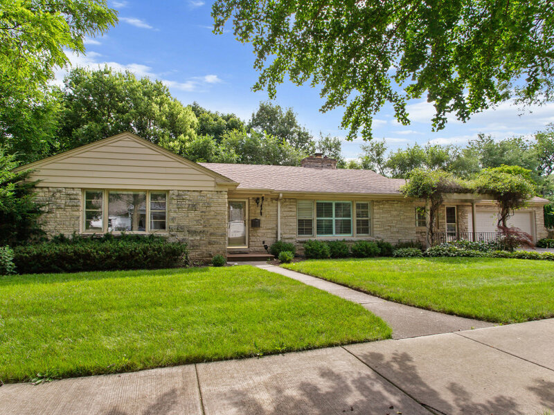 807 Surrey Lane Glenview IL 60025
