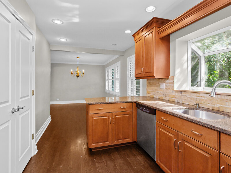 807 Surrey Lane Glenview IL 60025