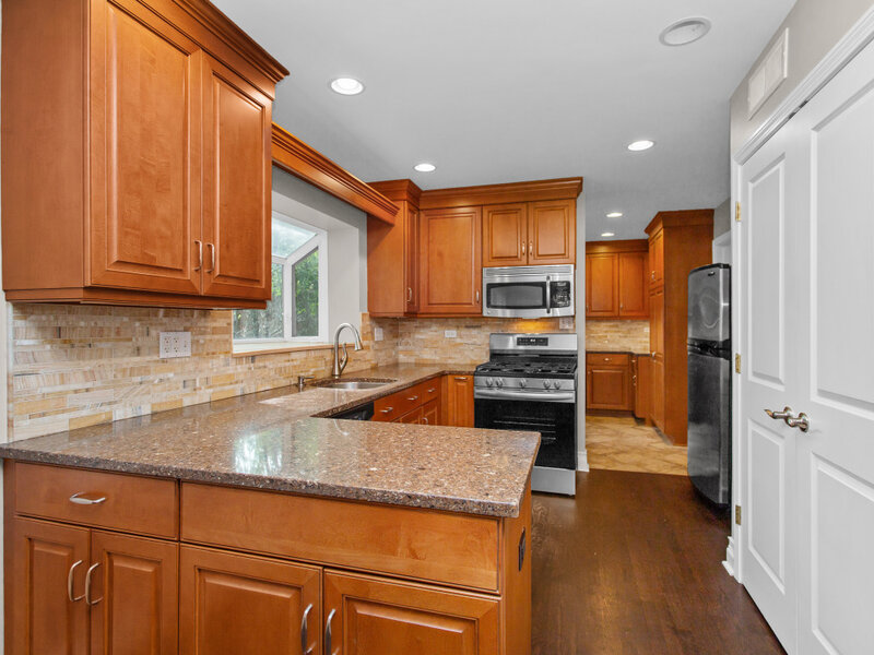 807 Surrey Lane Glenview IL 60025