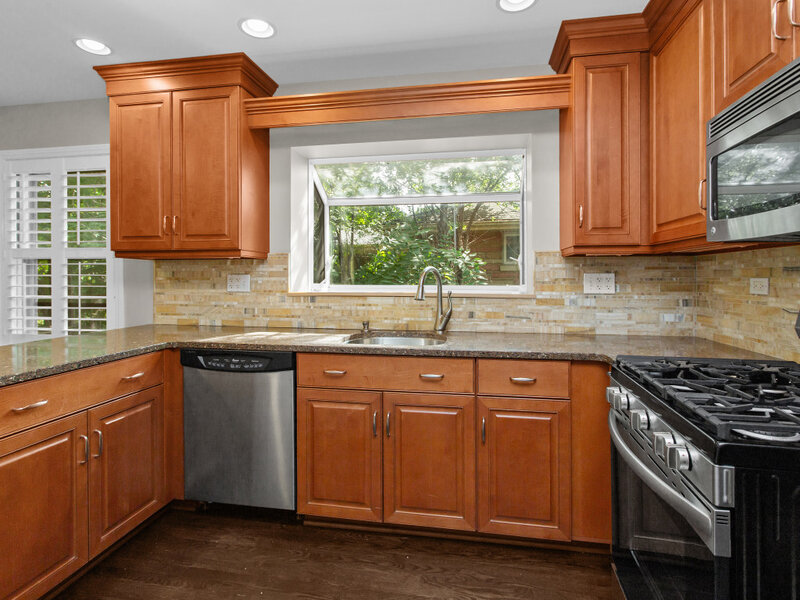 807 Surrey Lane Glenview IL 60025