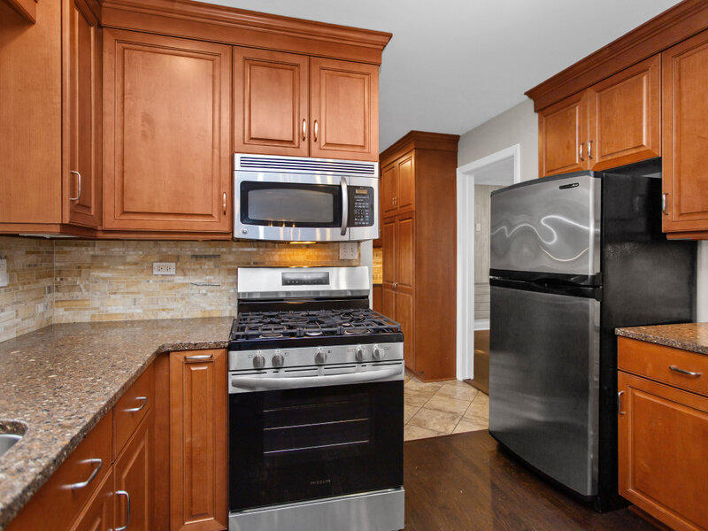 807 Surrey Lane Glenview IL 60025