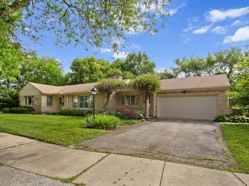 807 Surrey Lane Glenview IL 60025
