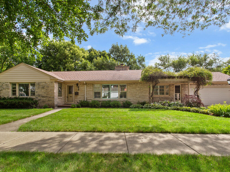 807 Surrey Lane Glenview IL 60025