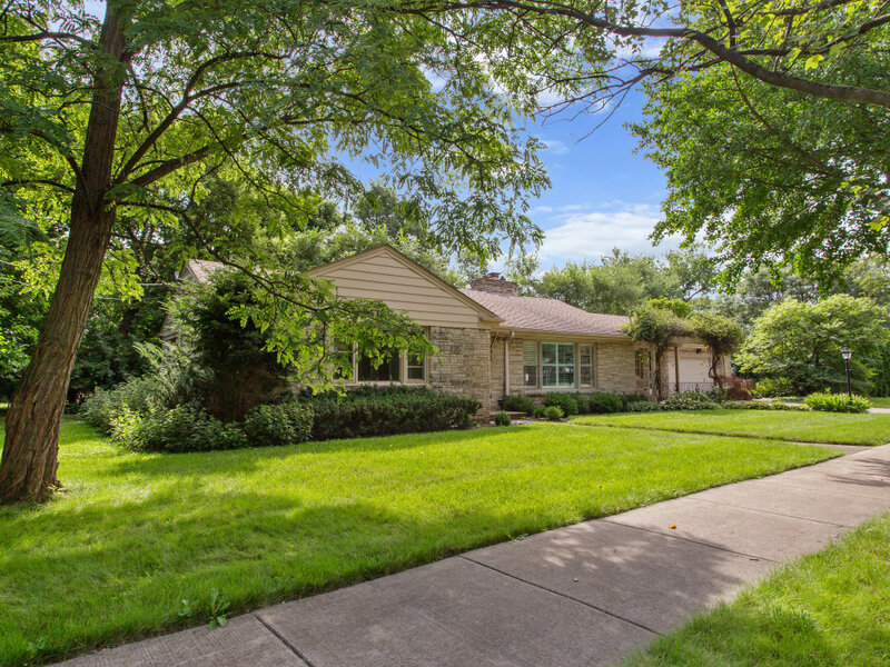 807 Surrey Lane Glenview IL 60025