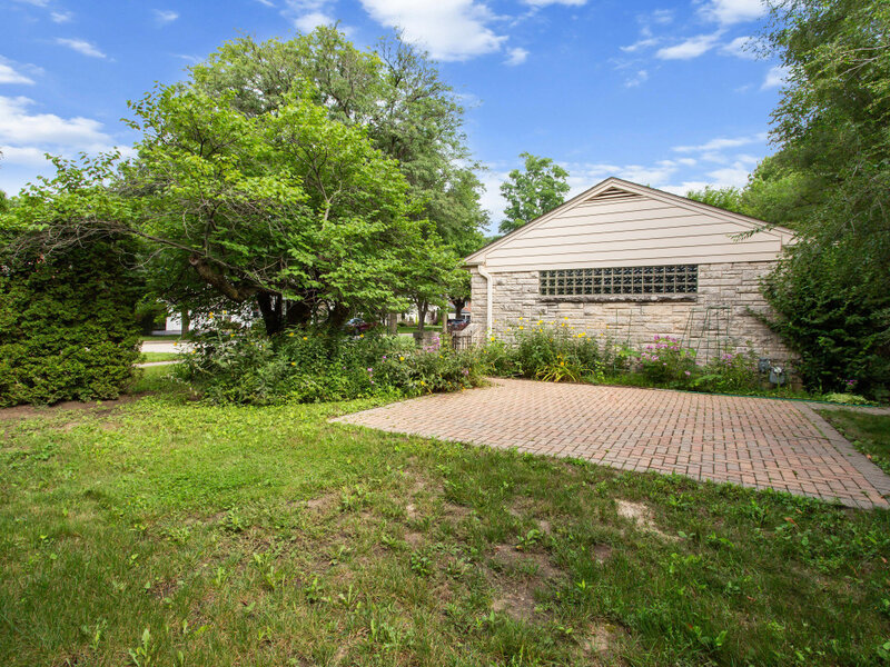 807 Surrey Lane Glenview IL 60025