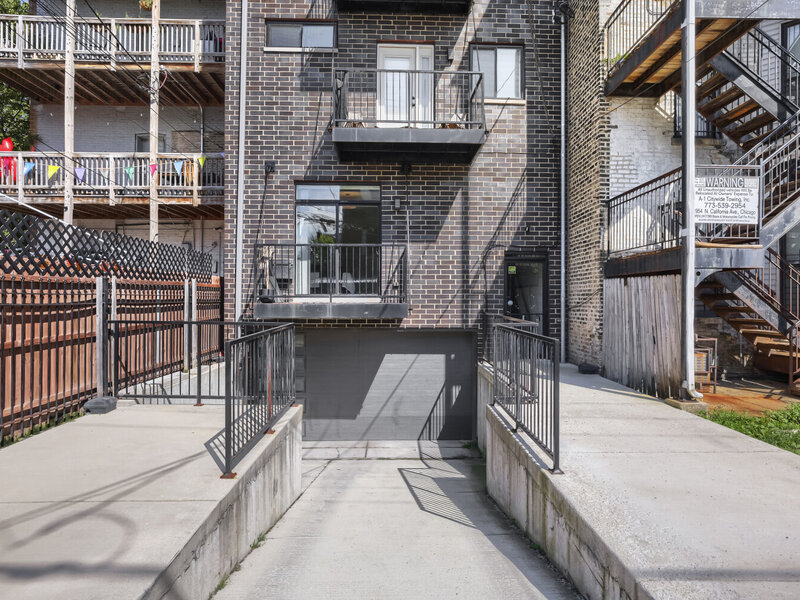1456 N Western Avenue Chicago IL 60622