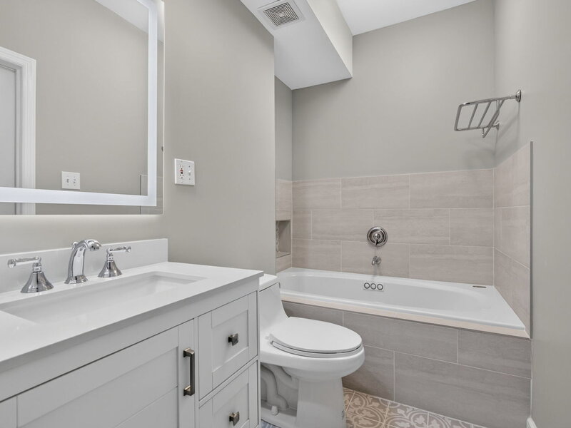 2136 W Evergreen Avenue Chicago IL 60622