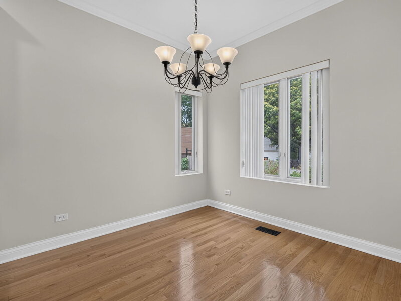 2136 W Evergreen Avenue Chicago IL 60622