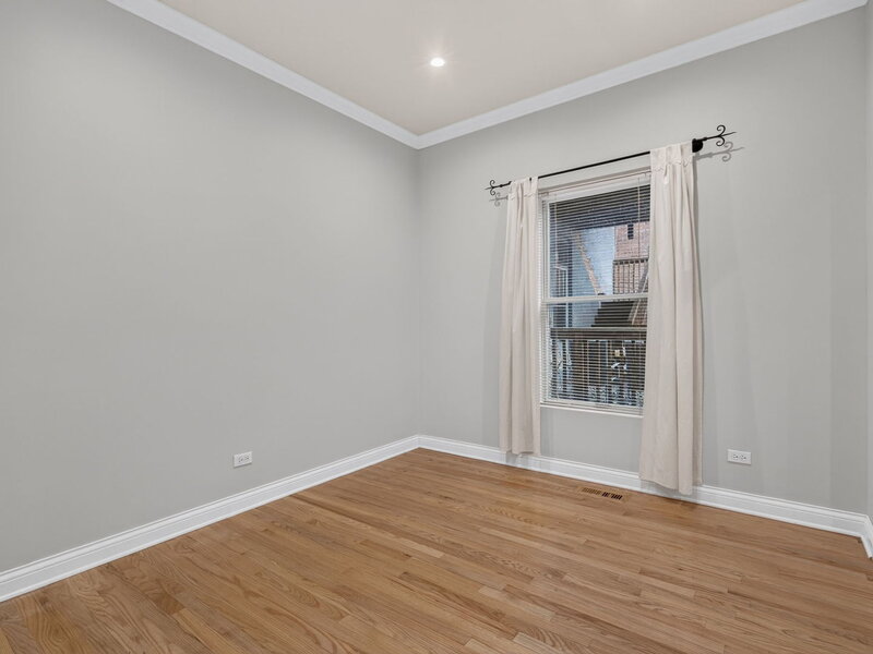 2136 W Evergreen Avenue Chicago IL 60622