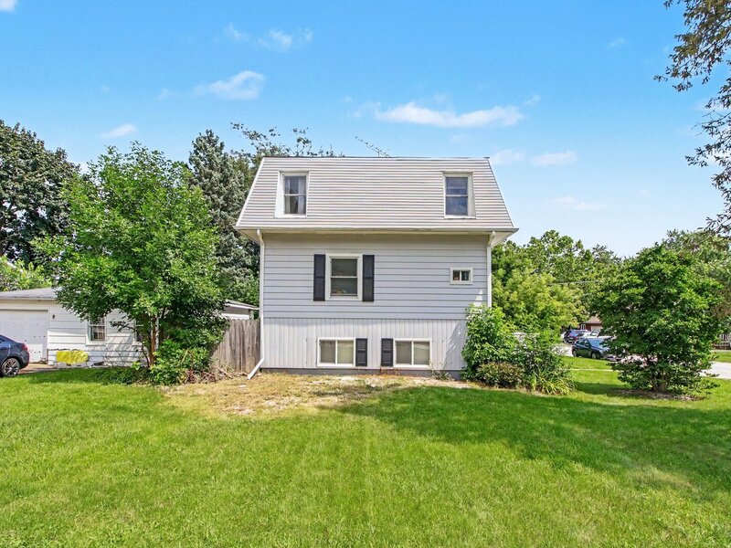 426 Redwing Drive Round Lake Beach IL 60073