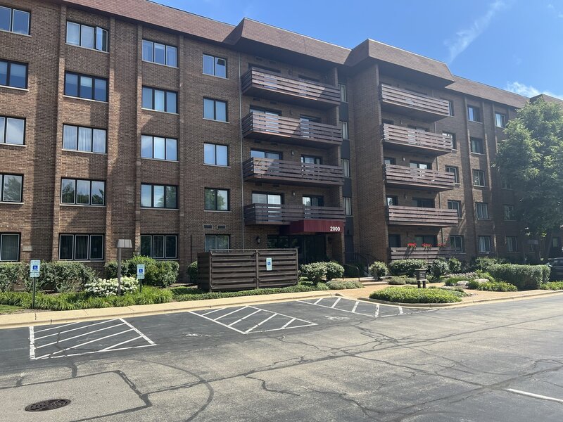 2000 Chestnut Avenue Glenview IL 60025