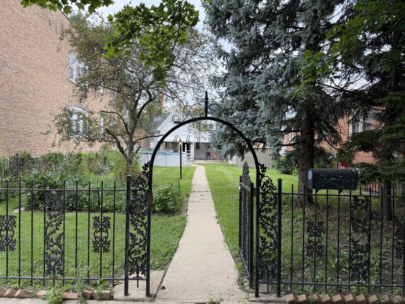 5244 W Waveland Avenue Chicago IL 60641