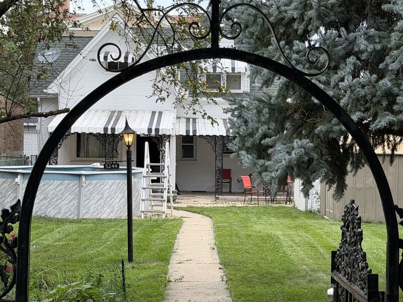 5244 W Waveland Avenue Chicago IL 60641