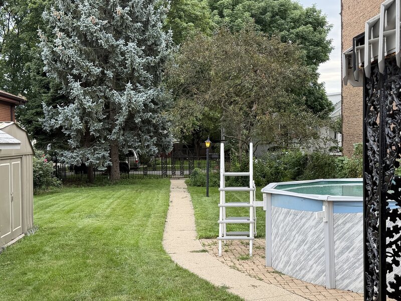 5244 W Waveland Avenue Chicago IL 60641