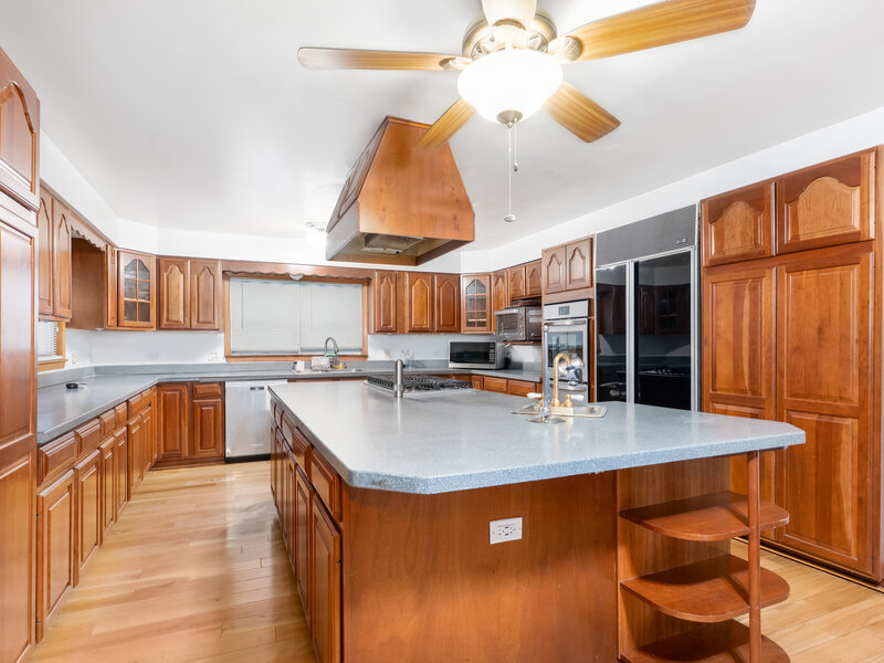 519 S 7th Avenue Maywood IL 60153
